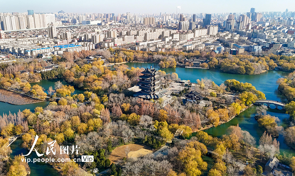 山東濟(jì)南：大明湖冬日風(fēng)景如畫(huà)