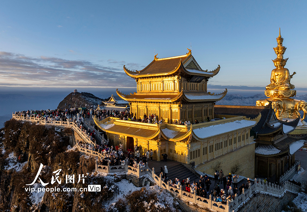 四川樂(lè)山：峨眉山冰雪旅游持續(xù)升溫