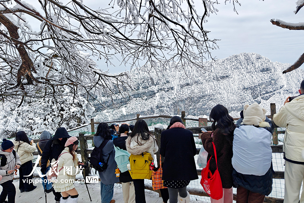 四川樂山：峨眉山冰雪旅游持續(xù)升溫【7】