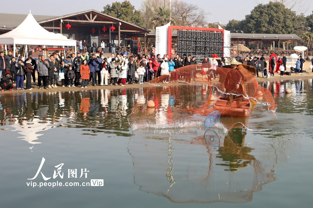 浙江嘉興：“魚樂(lè)美市”年貨節(jié)啟幕