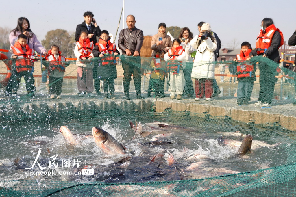 浙江嘉興：“魚樂美市”年貨節(jié)啟幕【2】