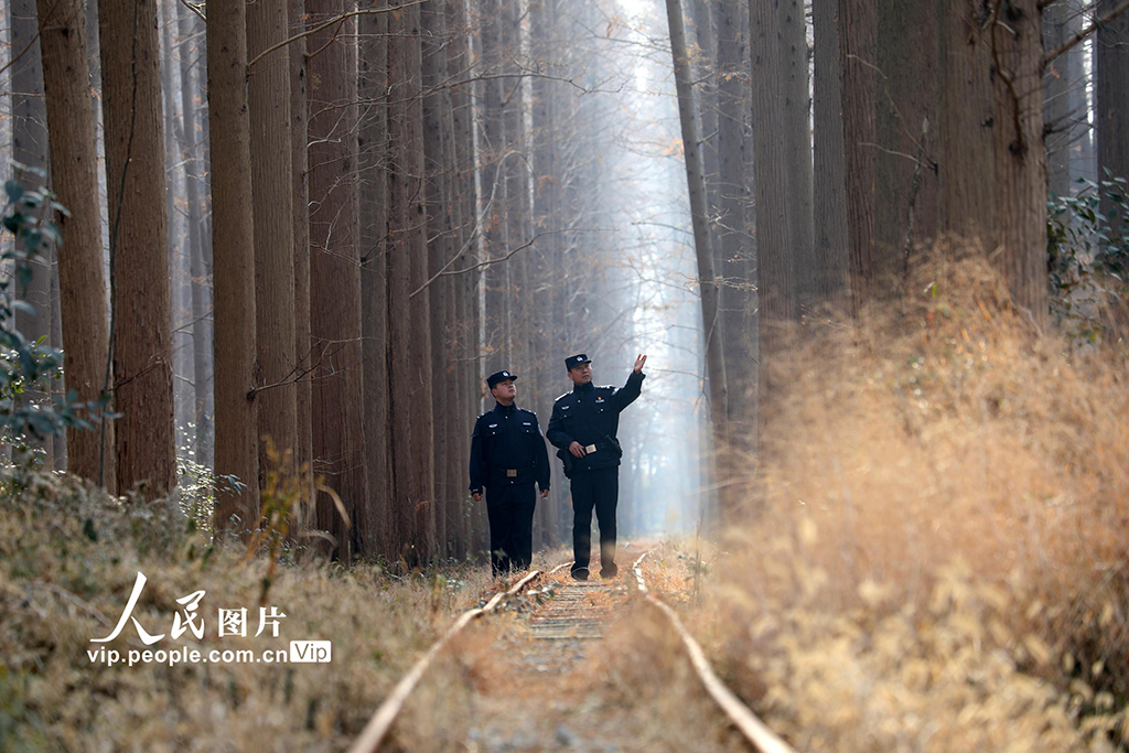 江蘇揚(yáng)州：堅(jiān)守崗位 守護(hù)景區(qū)生態(tài)安全【2】